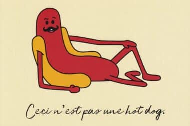 Ceci n'est past une hot dog / This is Not a Hot Dog Funny Postcard