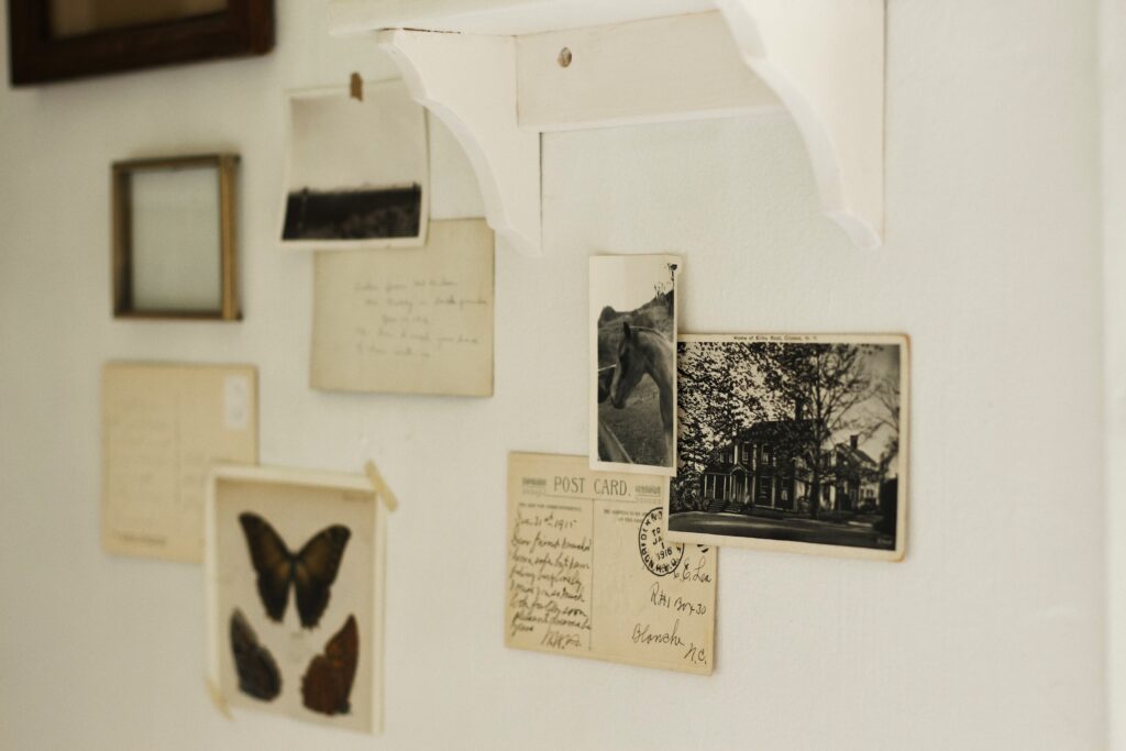 Postcards on the fridge (Photo by Ireland Rogers on Unsplash)